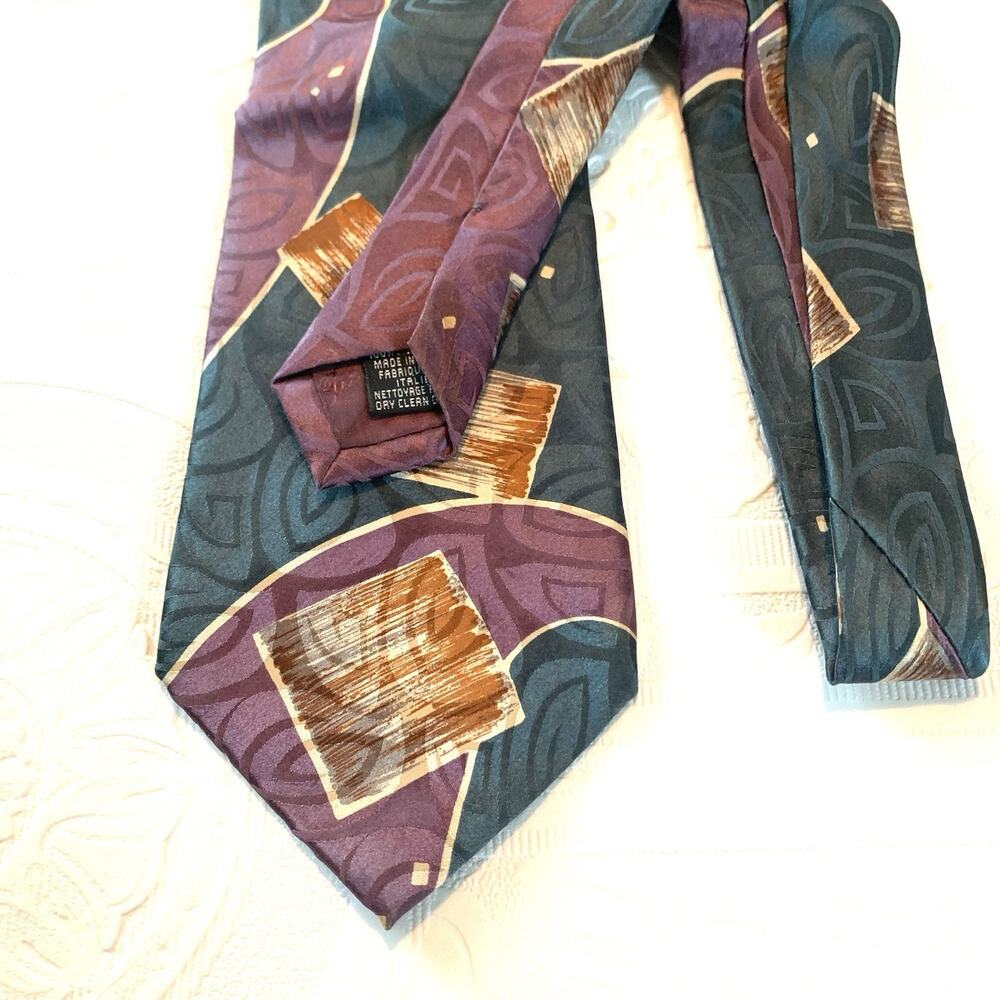 STUDIO 54 Neck Tie Lavender Geometric 100% SILK Necktie Vintage Made Italy 58"